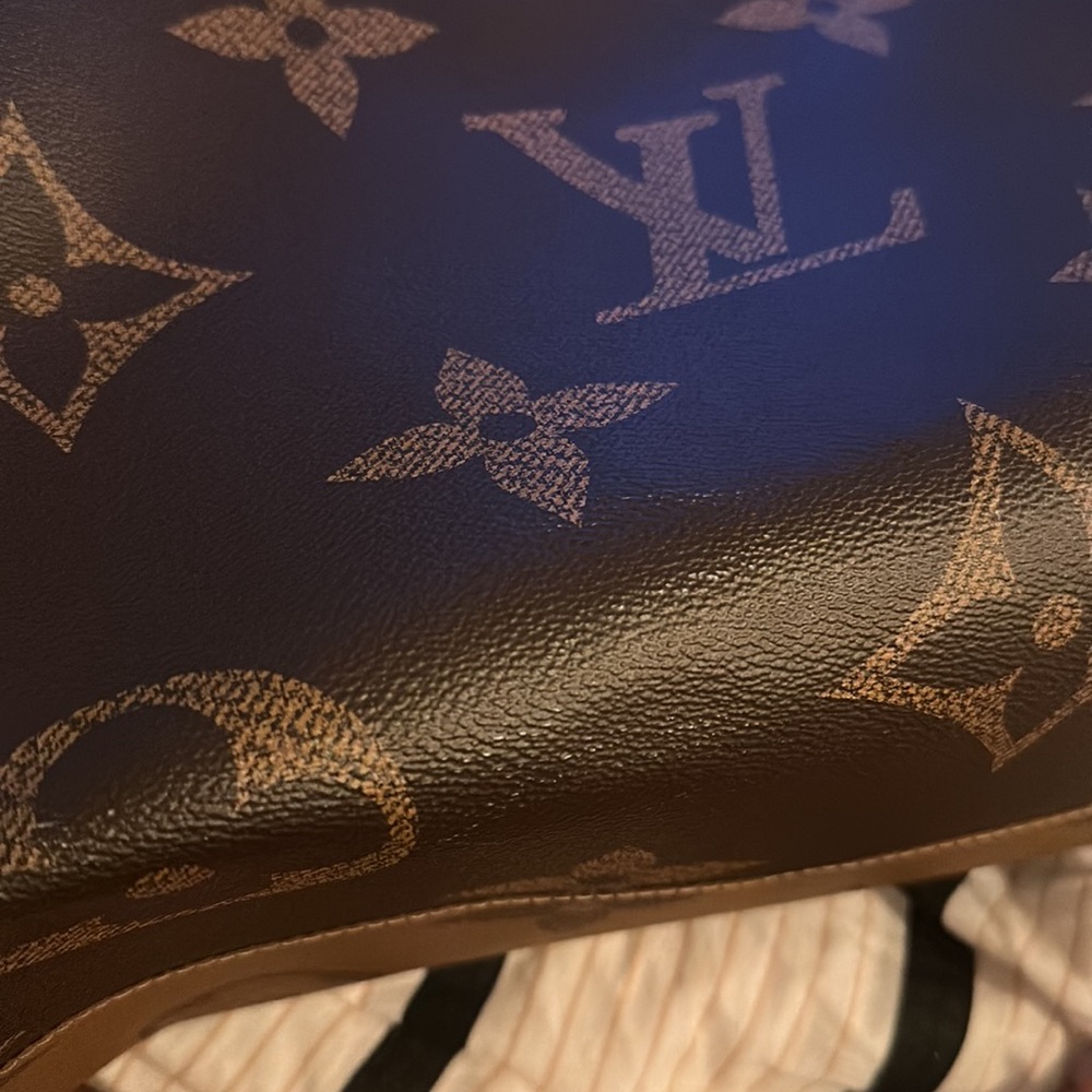 Authentic Louis Vuitton will ship with box and store bag - Picture 8 of 15
